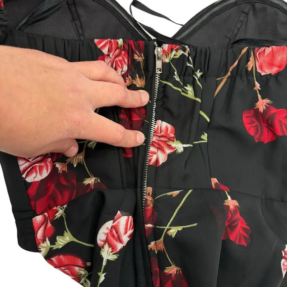 White Fox Boutique Monte Carlo Mini Dress Black Red Floral Size XS - Picture 9 of 15